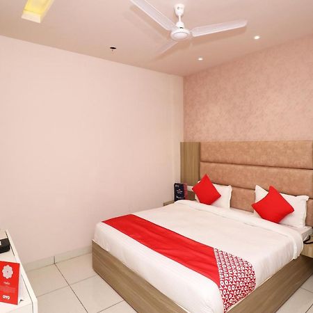 Oyo 26833 Cabana Meerut Ngoại thất bức ảnh