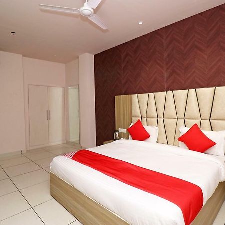 Oyo 26833 Cabana Meerut Ngoại thất bức ảnh