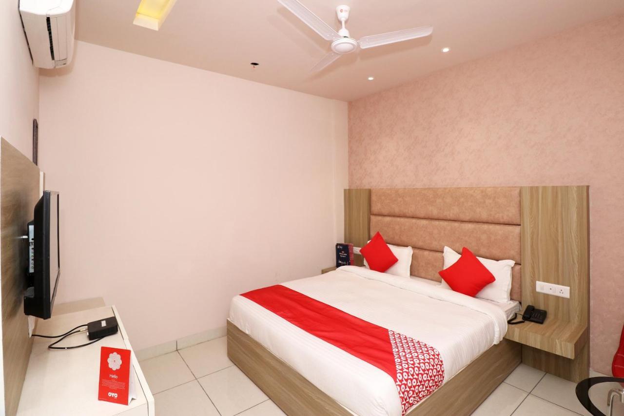 Oyo 26833 Cabana Meerut Ngoại thất bức ảnh