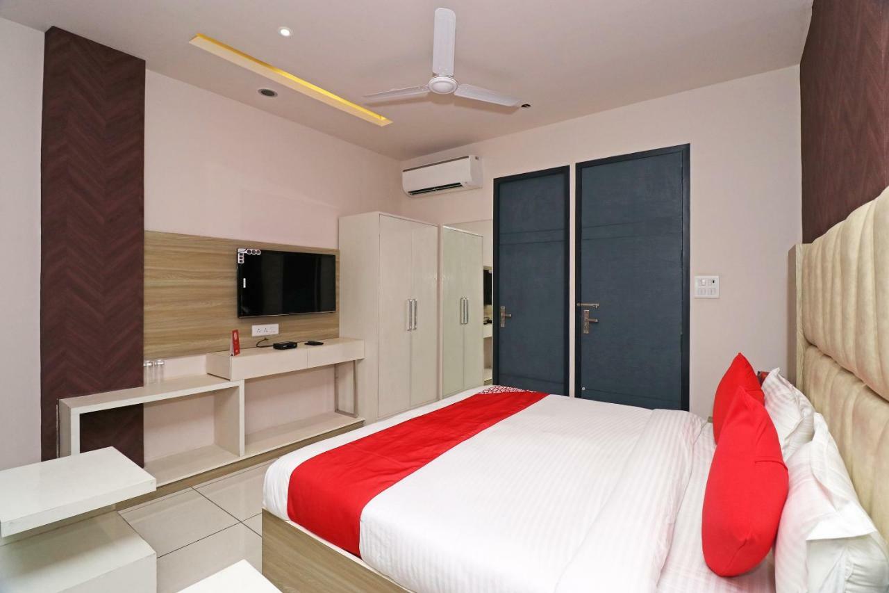 Oyo 26833 Cabana Meerut Ngoại thất bức ảnh