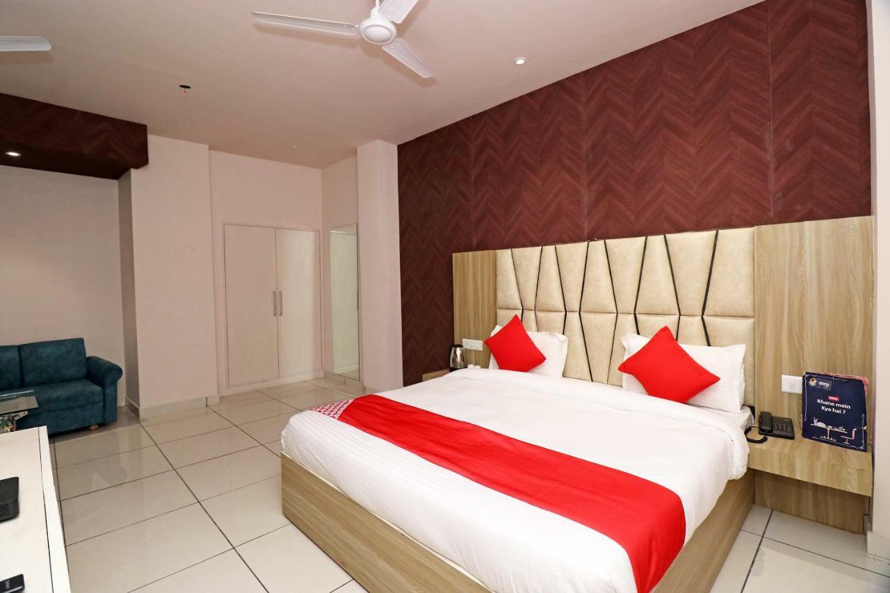 Oyo 26833 Cabana Meerut Ngoại thất bức ảnh