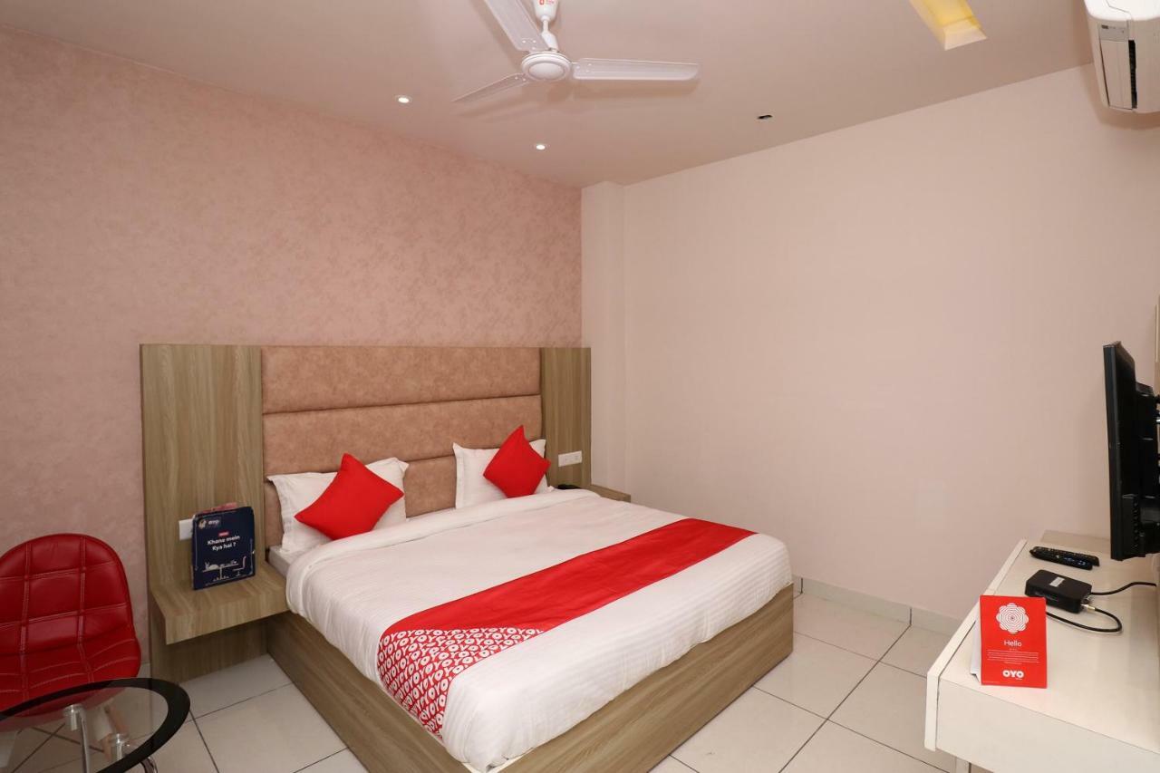 Oyo 26833 Cabana Meerut Ngoại thất bức ảnh